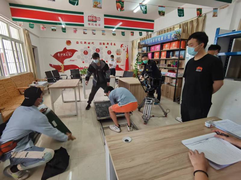 带岭区广告片拍摄公司：极简主义践行者，少即是多的视觉哲学